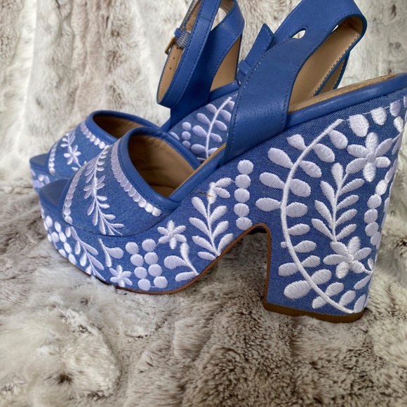 Blue/White Beautiful Summer Block Wedges - Picture 3 of 6